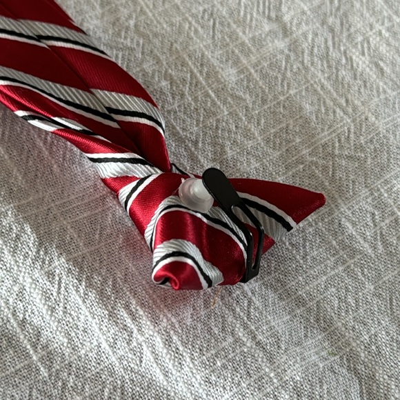 Kids Red Clip on Tie - Picture 3 of 5